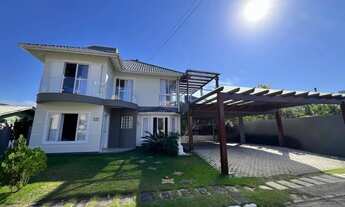 Imagem 3: Casa de condomínio para venda tem 355 metros quadrados com 3 quartos