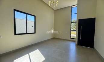 Imagem 6: Casa térrea com 4 suítes plenas, incluindo uma master com closet