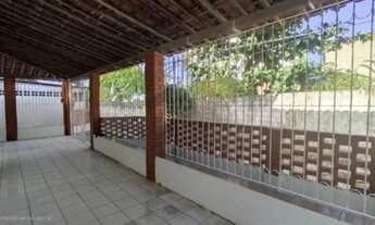 Imagem 6: Casa em Rio Doce com 200m2 de área construída próximo a praia