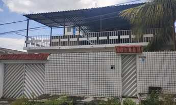 Imagem: Casa com 4 quartos em Parque 10 de Novembro