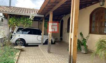 Imagem: Casa em Montes Claros, no bairro Funcionários