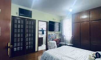 Imagem 3: Sobrado com área de lazer e espaço amplo