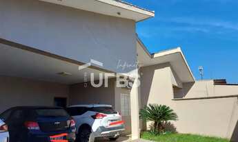 Imagem 2: Casa de Rua - Casa 3 quartos