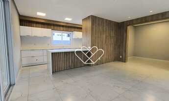 Imagem 3: Casa de Alto Padrão com 3 Suítes, Piscina e Churrasqueira Conforto, Privacidade e Elegânc