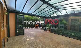 Imagem 5: Casa a venda mobiliada na Vila Madalena com 450m2, 6 dorms e 3 suites com lazer e jardim