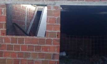 Imagem 3: Casa com estrutura iniciada para venda