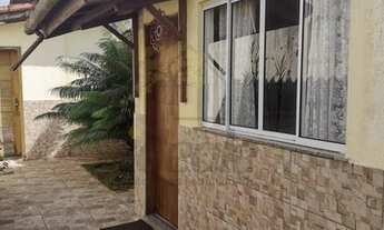 Imagem: Casa com amplo quintal em Condomínio