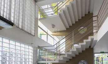 Imagem 7: Porto Alegre - Prédio Inteiro - Tristeza