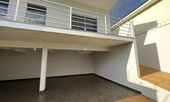 Imagem 4: Belíssima casa de 250m² cm excelente localização, dispondo de ótimo acabamento