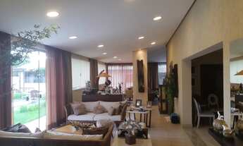 Imagem 2: Sobrado para venda tem 550 metros quadrados com 5 quartos e terreno com 750 metros