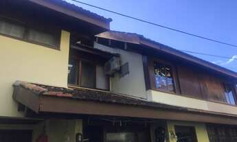 Imagem: Casa com 4 Dormitórios - Carvoeira