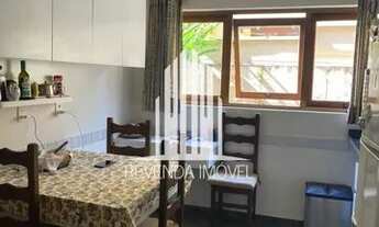 Imagem 11: Casa com 438 metros de area total, 4 dormitórios (1 suíte), 4 vagas e amplo espaço para ár