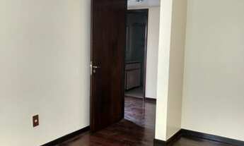 Imagem 3: Apartamento para aluguel tem 80 metros quadrados com 3 quartos em Petrópolis - Porto Alegr