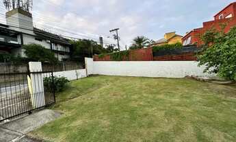 Imagem 3: Casa em Cacupé-Rua pública com quintal