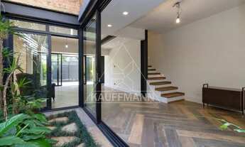 Imagem 4: Jardim Paulistano casa nova e muito charmosa, ao lado do Colégio Saint Pool, 3 dormitórios