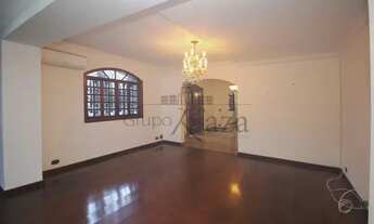 Imagem 3: Sobrado em Rua Fechada - Jardim Paulo para aluguel e venda com 240 metros com 3 quartos