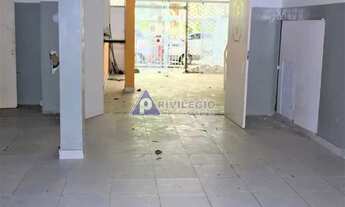 Imagem: Prédio comercial no Humaitá composto de