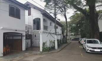 Imagem 2: Sobrado em Rua Fechada - Jardim Paulo para aluguel e venda com 240 metros com 3 quartos