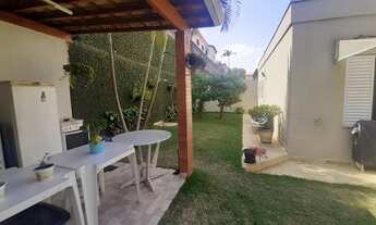 Imagem 3: Sobrado para venda possui 220 metros quadrados com 4 quartos