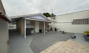 Imagem: Casa com piscina Matinhos