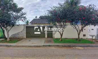 Imagem: Casa com 03 quartos sendo 02 suítes, banheiro