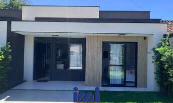 Imagem: Casa com piscina a venda em Guaratuba