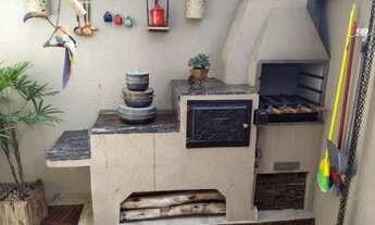 Imagem: Casa com 3 Quartos e 2 banheiro à Venda