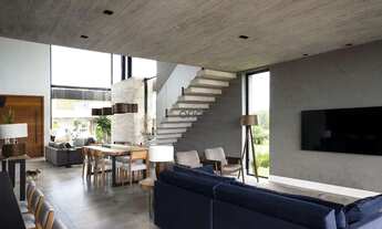 Imagem 7: Sobrado beira lago mobiliado com 4 suítes e piscina à venda - Condomínio Sea Coast - Xangr