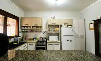 Imagem 7: Casa estilo sobrado com 150m², 3 dormitórios sendo 1 suíte, pátio e vaga para 2 carros no