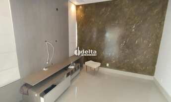 Imagem 5: Casa residencial com 3 suites disponível para locação no bairro Jardim Karaíba em Uberlând