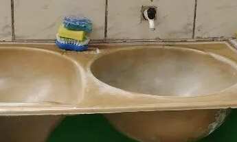 Imagem 7: Alugo casa de fundos 5 comodos , sendo 2qtos,sala ,coz e banheiro.Ao lado da estação feira