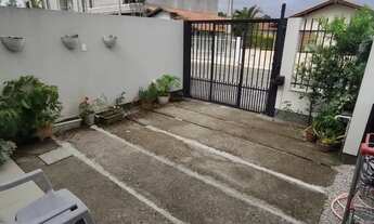 Imagem 2: Casa no Centro de Tijucas à Venda