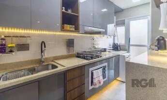 Imagem 7: Casa impecável e mobiliada, com 3 niveis, possui 3 dormitórios sendo 1 suíte, 4 banheiros