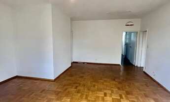 Imagem 2: 124521-Apto com 3 quartos grandes na frente da Praça Benedito Calixto