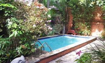 Imagem 7: Iluminada,envidraçada,area de lazer infantil,rodeada de verde!