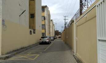 Imagem 2: Apartamento para venda tem 62 metros quadrados com 2 quartos em Carlito Pamplona - Fortale