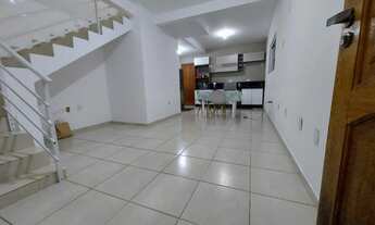 Imagem 6: Sobrado para venda possui 65 metros quadrados com 2 quartos em Madri - Palhoça - SC