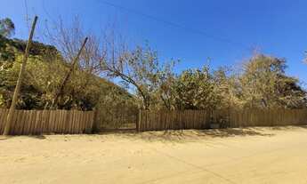 Imagem 3: Lote em congonhal com um pequeno rancho, ao lado da ponte do São Domingos