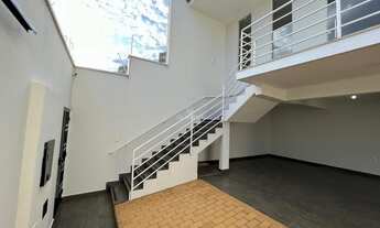 Imagem 2: Belíssima casa de 250m² cm excelente localização, dispondo de ótimo acabamento