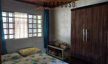 Imagem 4: Agio de casa 3 quartos, com garagem e quintal bem espaçosos, excelente localização