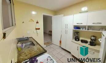 Imagem 2: Apartamento com área lateral disponível para temporada com excelente localização na Praia