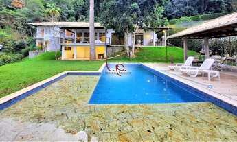 Imagem 2: Belíssima Casa, com 4 suítes, em condomínio de alto padrão em Itaipava e facílimo acesso à