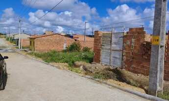 Imagem 2: Terreno em construção