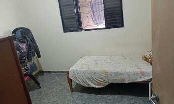 Imagem 6: Casa em rua pública