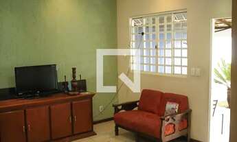 Imagem 3: Casa para Aluguel - Tropical, 3 Quartos, 710 m2