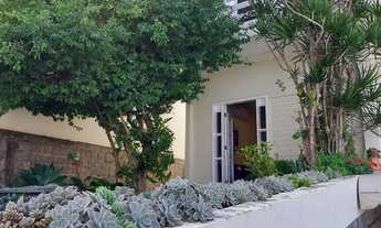 Imagem 4: Casa em Coqueiros sendo 4 suites