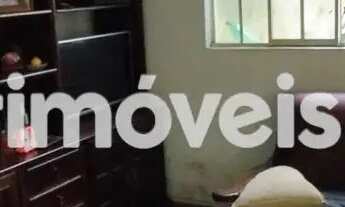 Imagem 2: Casa com 176 m²; - Sendo 3 Quartos com Edícula nos fundos e vaga para 3 carros