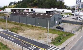 Imagem 6: Galpão às margens da br 101 em tubarão