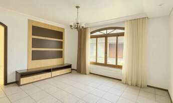 Imagem 2: Casa à venda, 4 quartos, 2 suítes, 3 vagas cobertas no Bacacheri, Curitiba Paraná