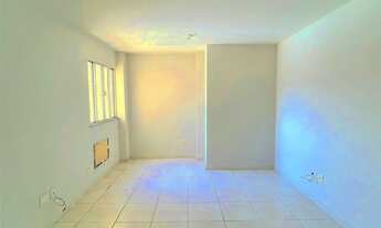 Imagem 2: Apto 2 Quartos (1 Suíte) c/ Dependência Empregada + Vaga Carro